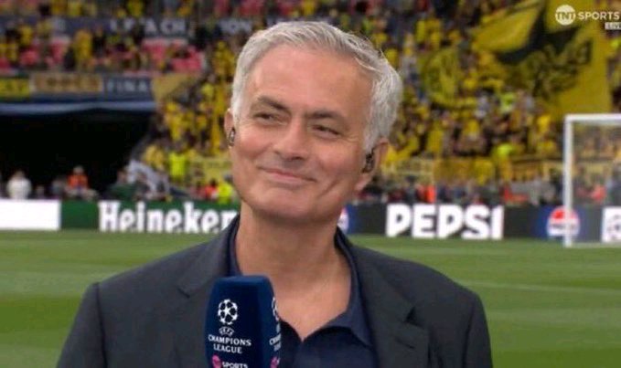Watcher_120's tweet photo. @TouchlineX Now imagine Burnley vs Frankfurt https://t.co/5UzxqoWcct