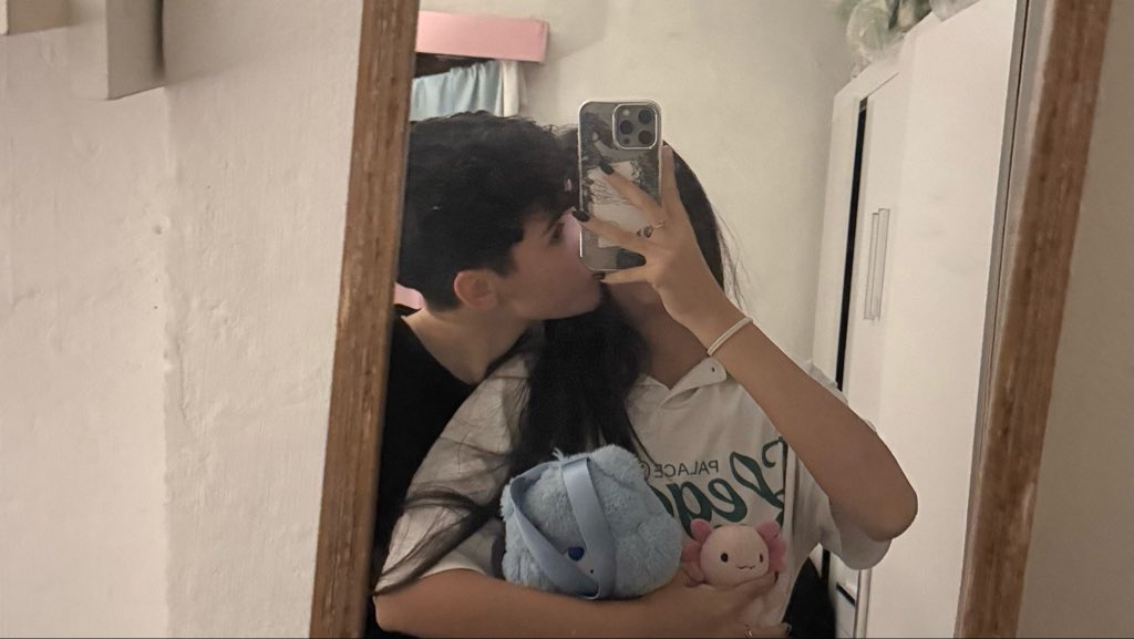 ezeqrms's tweet photo. 💘 https://t.co/HTXg9ANVCc