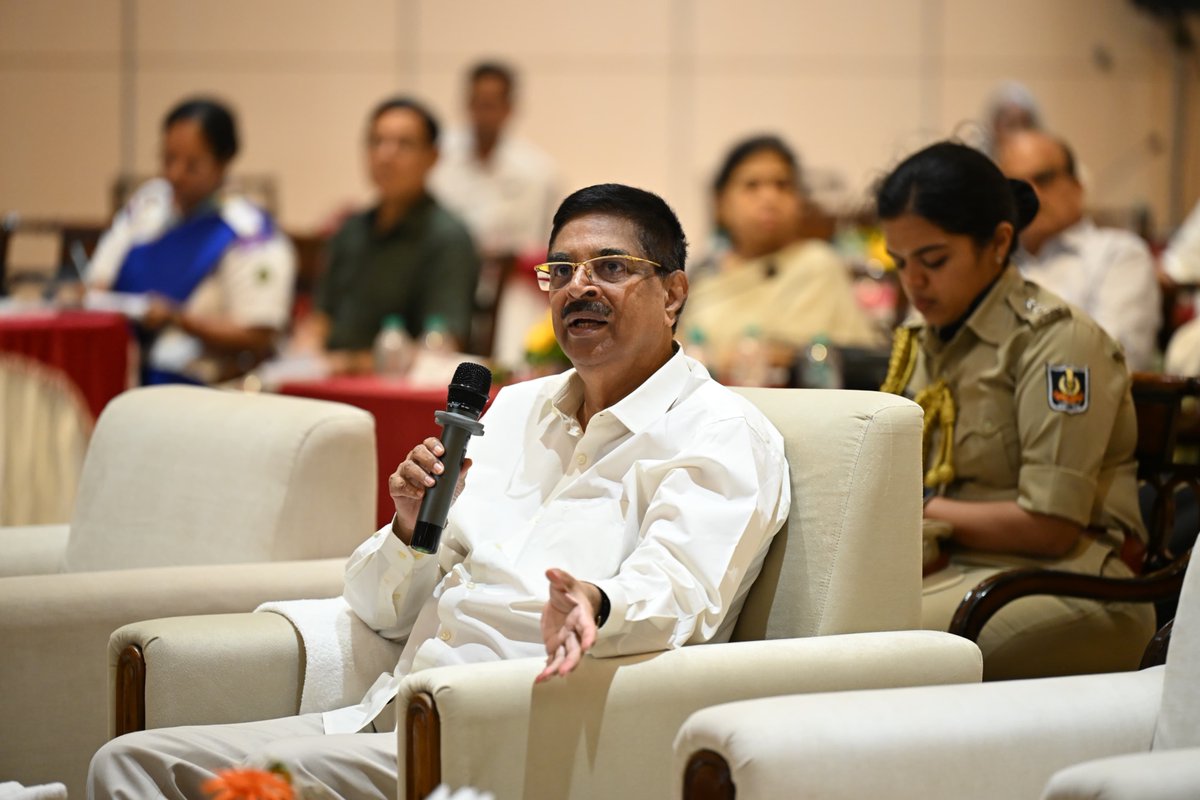 DHE_Odisha's tweet photo. The two-day Vice-Chancellors’ Conclave was inaugurated at Lok Bhavan by Hon’ble Governor Dr. Hari Babu Kambhampati and Hon’ble Chief Minister Shri Mohan Charan Majhi. 

@GovernorOdisha @CMO_Odisha @KVSinghDeo1 @MahalingMukesh @suryabanshibjp @SampadSwainBJP 

#VCConclave https://t.co/dp7MB5bkQo