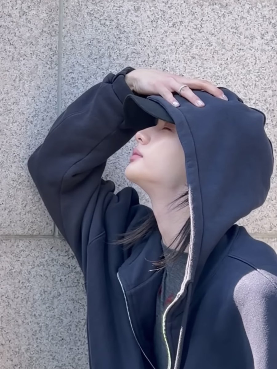 웅깜 tweet media