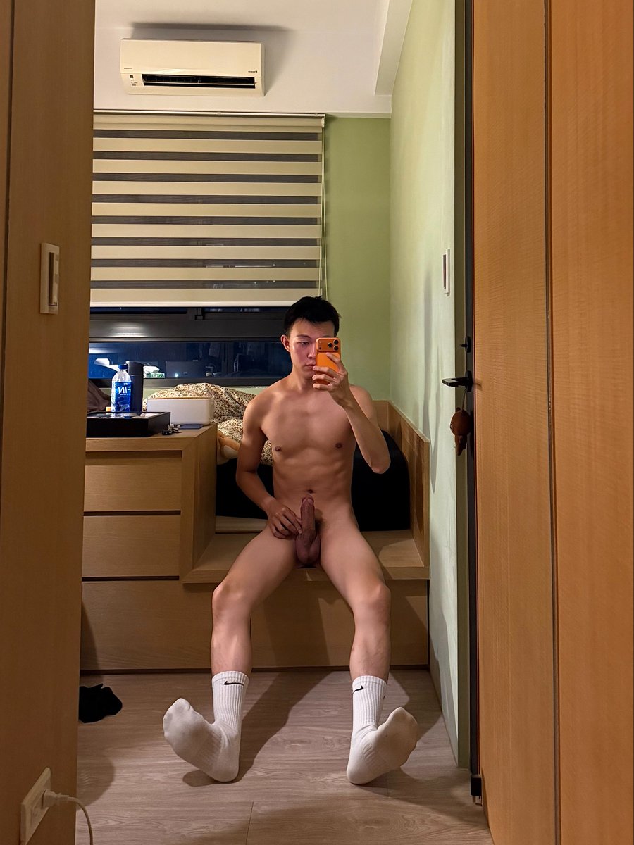 B tweet media