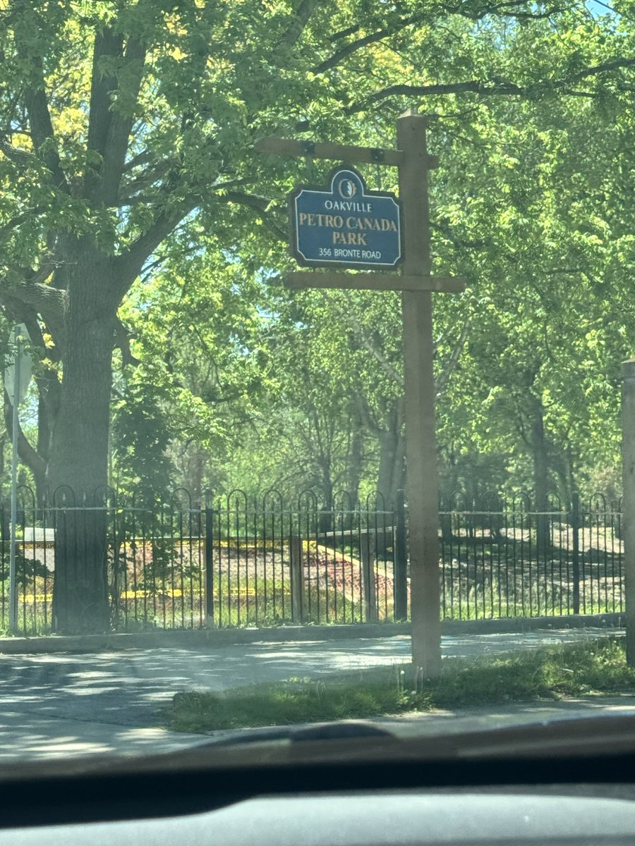barcaXMSN's tweet photo. What is oakville even about bro https://t.co/iTM6PLGLEL