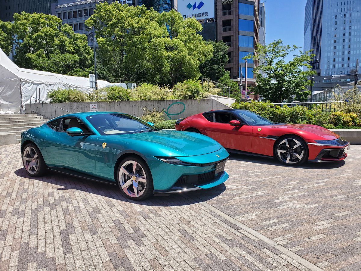 realtweetsended's tweet photo. 晴天の中…2台のフェラーリ🚗🚙にお目にかかりました。間近で見ると…その美しさに圧倒されます。とくにアマルフィの新色ヴェルデ・コスティエーラは…エレガンスの極みですね。ずっと眺めていたい。
#コッパチェントロジャッポーネ
#CoppaCentroGiappone2026 
#Ferrariamalfi
#Ferrari12cilindri https://t.co/E1IuzDeLai