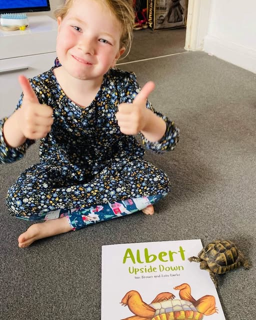 AlbertTortoise's tweet photo. Please keep sharing YOUR brilliant #ALBERTthetortoise #pictures. Posing now possible with 9 #ALBERT #picturebooks, 3 #BoardBooks & #ActivityBook. https://t.co/sGYhBlFUhP
#thumbsup #tortoise #bookseries #illustrated #earlyreaders #storytime https://t.co/WctZ2iU2vi