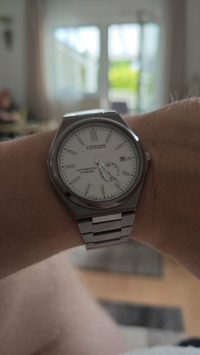 inerity_'s tweet photo. @MDividende12 Die Citizen Super Titanium ist wirklich wunderschön und sehr leicht für den Alltag. https://t.co/hH7suaQjVn