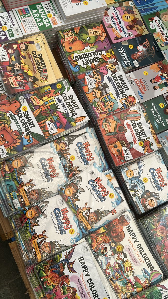 cacubiii's tweet photo. ada bazaar buku di deket kost. ada beberapa yang murah banget ada yang murah aja. barangkali cari buku yang selama ini kalian cari? boleh dm 

fee 5.000/buku
min. order 5 buku fee 4.000/buku

ada yang disc 50%, 60%, ada yang turun sedikit juga. boleh tanya tanyaa https://t.co/UJtkIW9nU2