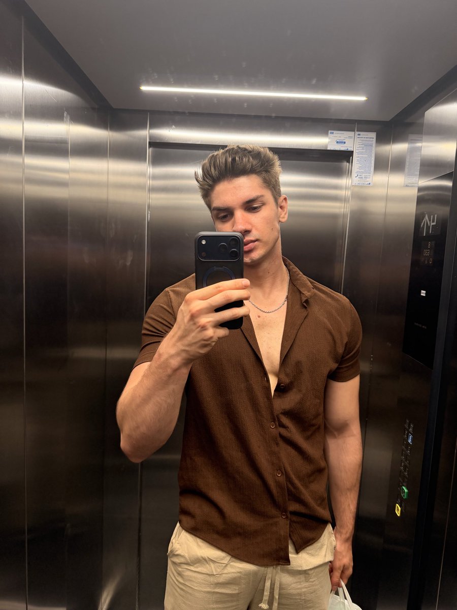 MaxKaiden22's tweet photo. Did y all missed me? https://t.co/DsJAHfTTFH