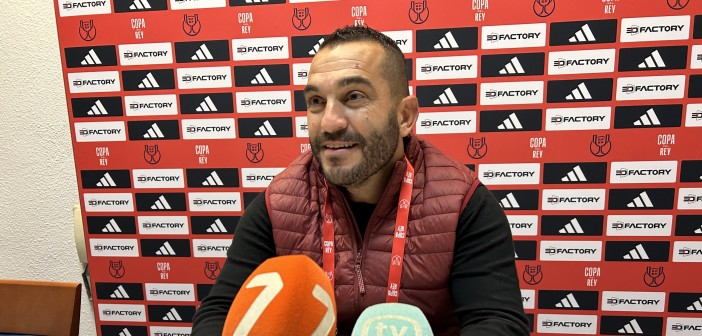 Pablomp28's tweet photo. Lo ha vuelto a hacer,  @Patiyoso vuelve a ascender a Primera RFEF con el @aguilas_fc 

Y con él, todo su cuerpo técnico y ex jugadores azulgranas. Gran campaña de los aguileños que disfrutarán de la tercera categoría del fútbol.

Enhorabuena. https://t.co/D7GhKD9yZa