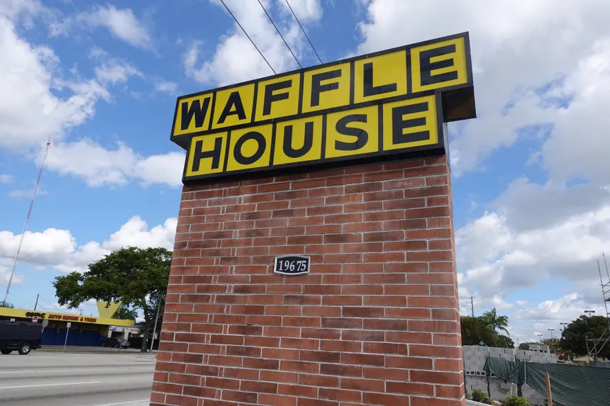 Wichawk_flyer's tweet photo. Anyone else notice @TulsiGabbard gave up her career instead of taking her husband to Waffle House? https://t.co/ssJEaXP7gd