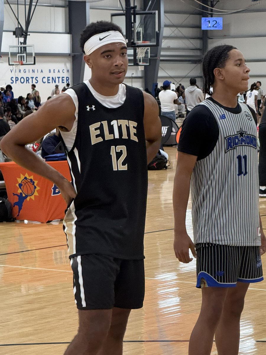 BigShotsGlobal's tweet photo. Elite 1 17U Ayo Awosanya is making a major statement at #BIGSHOTS #VBJam.

The 2029 6’5 wing from Charlotte Christian (NC) is a Top 3 wing in North Carolina’s 2029 class.

Super bouncy with a nonstop motor, Awosanya creates mismatches, impacts the game on both ends, and currently leads the 17U division at 20 PPG.

He averaged 17 PPG and 8 RPG this past high school season.

@TheRealAyoA @Elite1hoops 
@NorfolkKnights @BigShotsToday