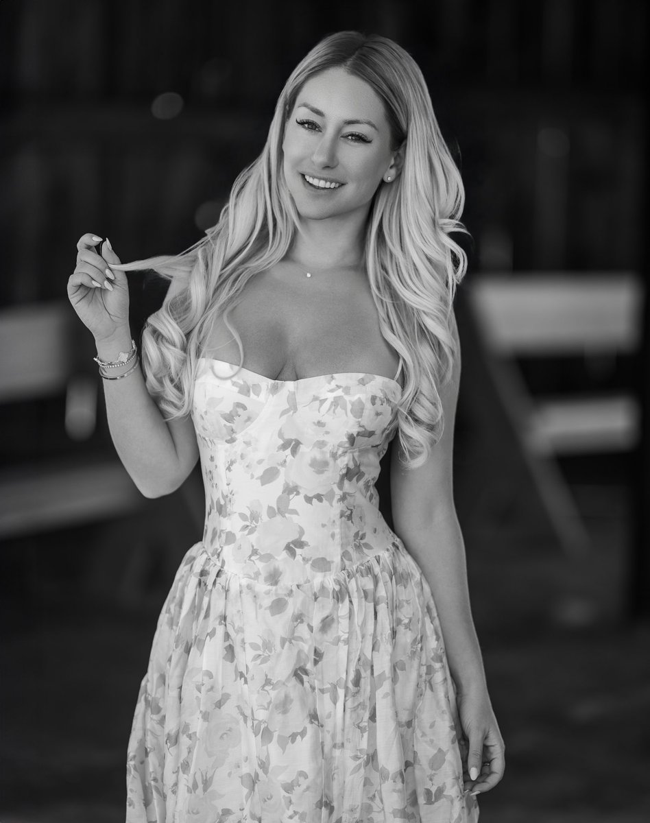 MadisonwinterTo's tweet photo. 🩶🤍🖤 https://t.co/IMkXkUEkeh