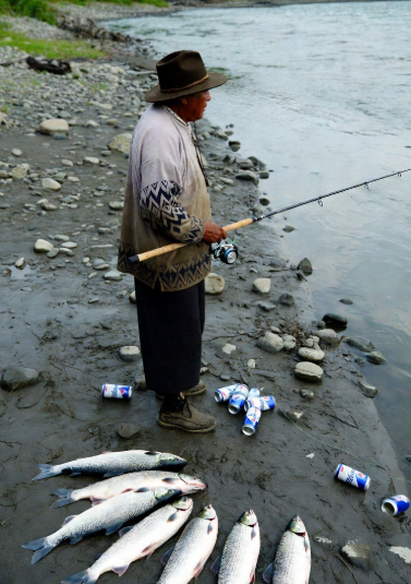 CanadianGrayMan's tweet photo. Question: How can you tell  when a white man fishes at your favorite fishing spot?

Answer: You can't, because there is no wasted fish, or garbage piles after he leaves. 
He also generally fishes with ethics. https://t.co/6eJ9xGwac4