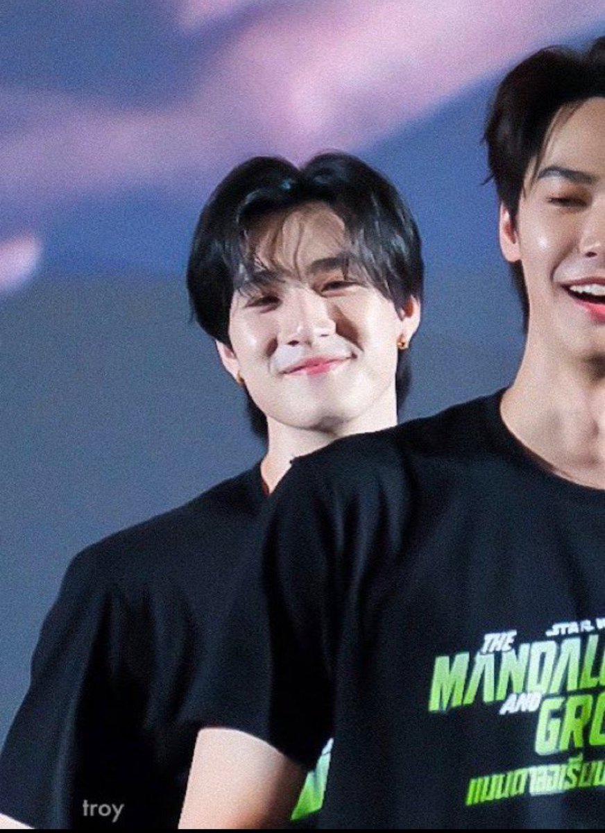 meepangg's tweet photo. น่ารักมากอะ น้องธียิ้มแจ้มกลม ยิ้มมามี่โปะโกะ พี่ดิวพกกระจ่ายจิ๋วติดหลังมาด้วยเหยอเนี่ย🤏🏻🐰 https://t.co/xy8buJGb80