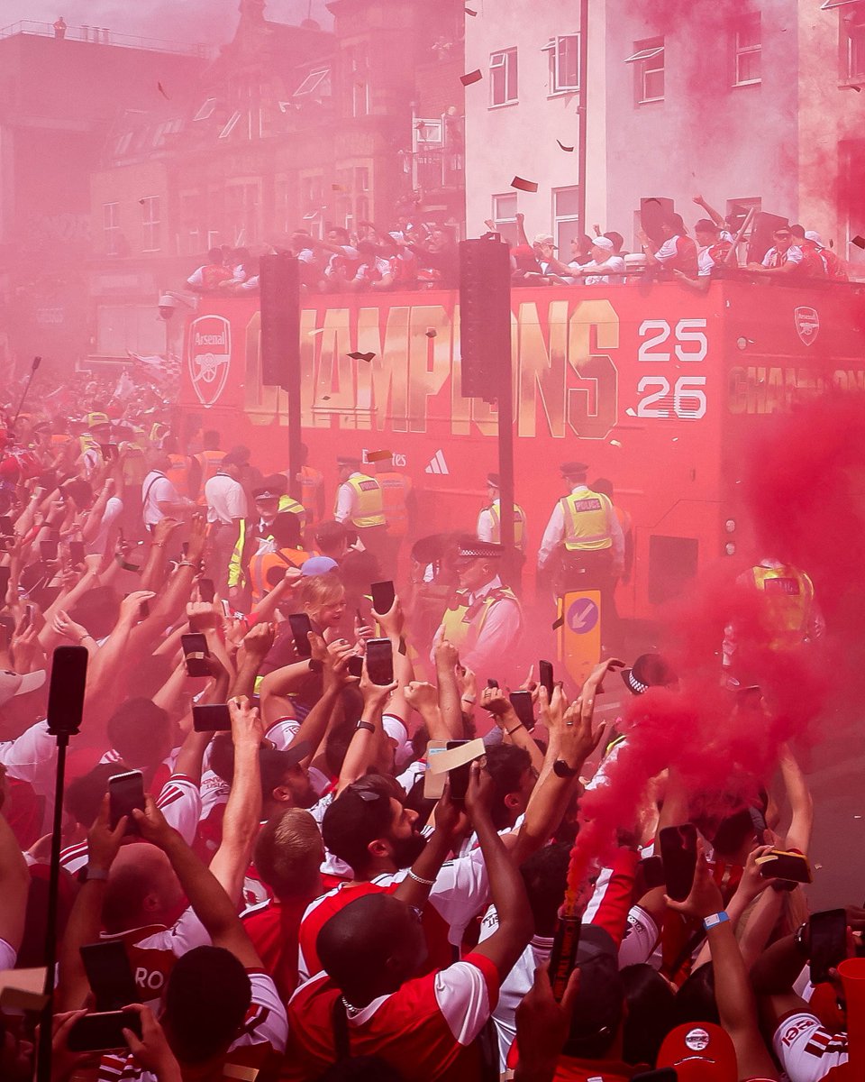 IDGoonerscom's tweet photo. Massive Football Club, massive supporter. 

Tenang Arsenal, kalian masih punya fans-fans kalian yang begitu loyal. https://t.co/iybS18yMD3