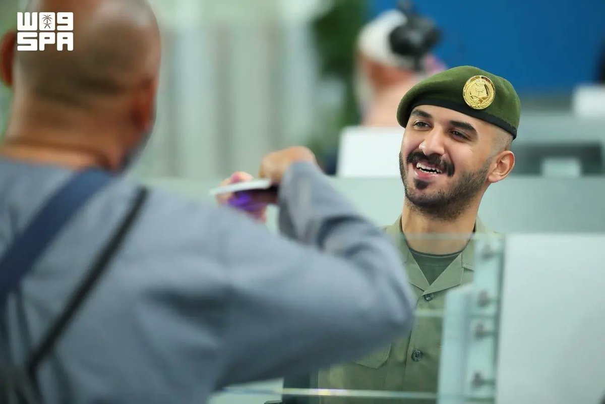 OKAZ_online's tweet photo. «الجوازات» في الحج.. خدمة متكاملة لأكثر من 1.5 مليون حاج
@AljawazatKSA 
للاطلاع على التفاصيل: 
https://t.co/I6VlzFuhS8 https://t.co/BltDkzTi0a