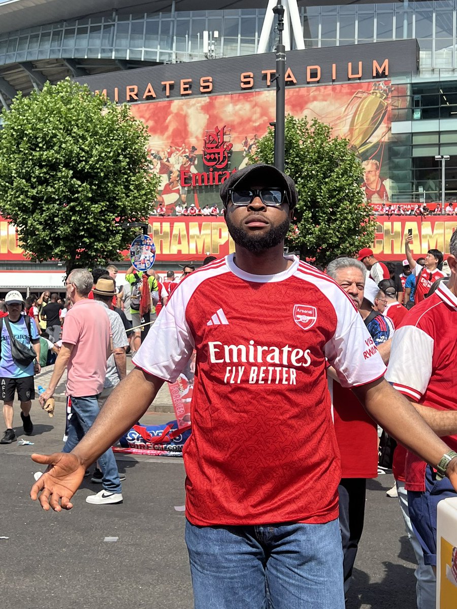 paskilo28's tweet photo. North London forever #Arsenal #COYG https://t.co/k5adrs9MkR