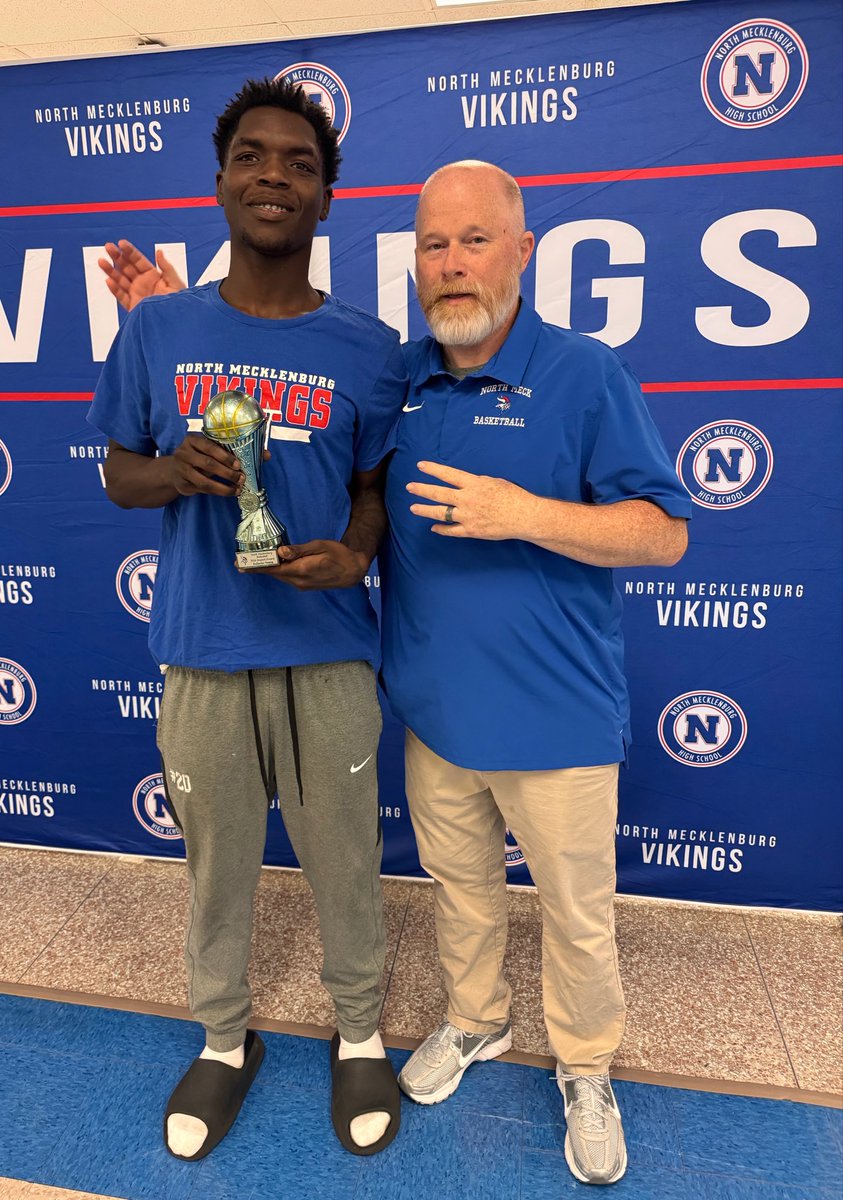 northmeckbball's tweet photo. NORTH MECKLENBURG AWARDS 🔵🔴

Wilson Estwick - Defensive Player of the Year
Exzavier Young - Impact Award
Alex White - Viking Award
Ashton Pierce - MVP

#VIKING4LIFE https://t.co/Jh2gjmm350