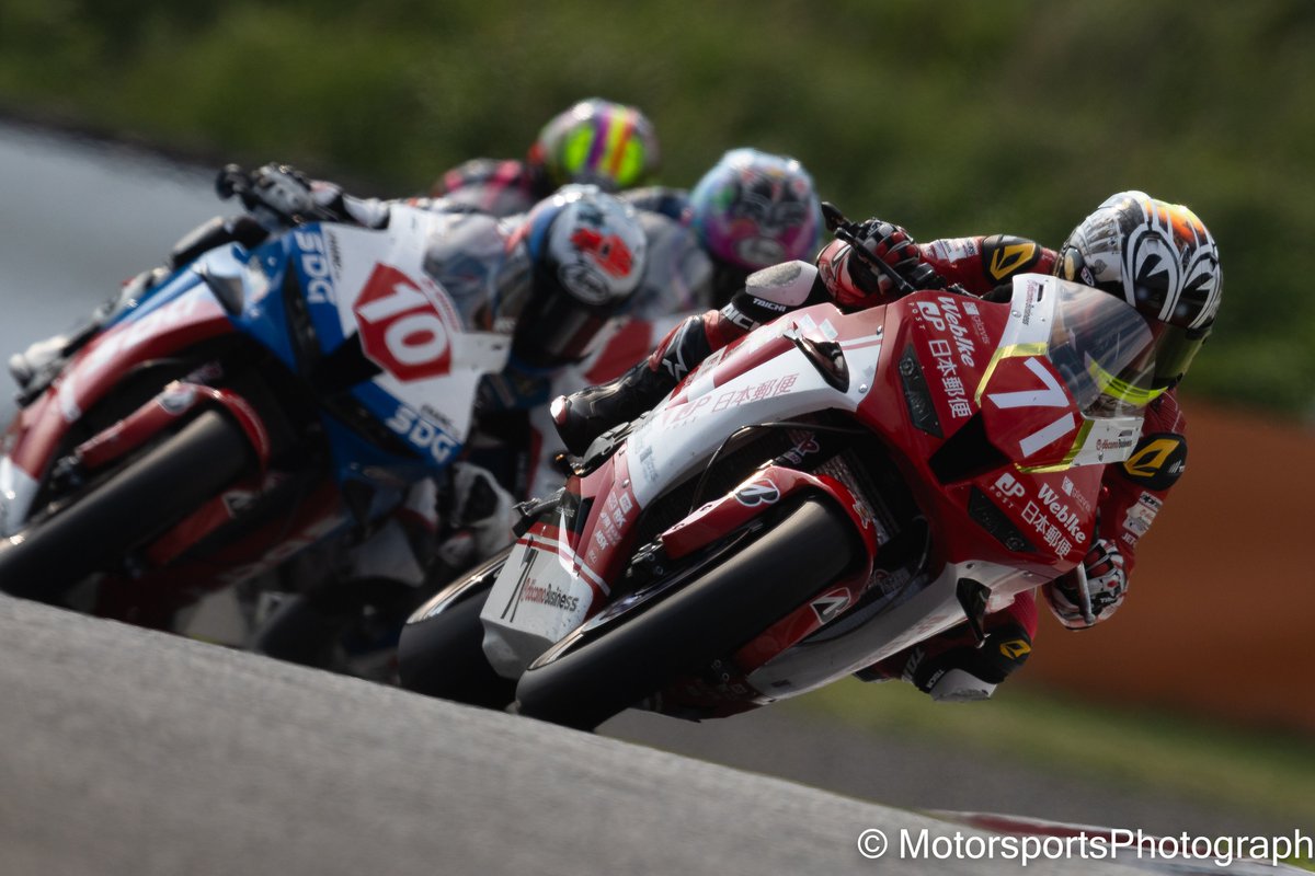 kt31kt's tweet photo. 2026全日本ロードレース第３戦
SUPERBIKE RACE in KYUSHU
ST600 JAPAN POST docomo business TP
小山 知良選手 https://t.co/csdjA0fbMd