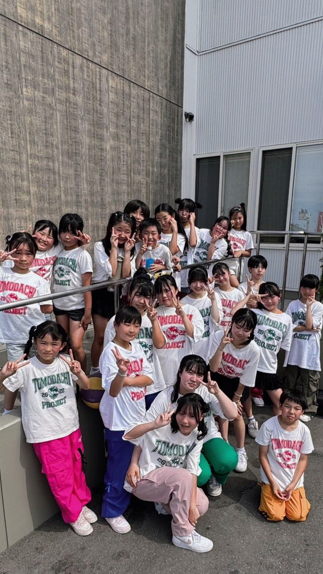 nappomama's tweet photo. 本日は

相馬で

ビルダーズドリームマルシェ！

トモプロステージも
熱くお届けしましたぁー。

東京公演にむけても
地元のお祭りステージも
どんな時も
トモプロちゃんは

全力でステージです❣️

ご声援ありがとうございます♪

#音屋ホール
#ビルダーズドリームマルシェ
#セイユー建設 https://t.co/SpmXRRWI62