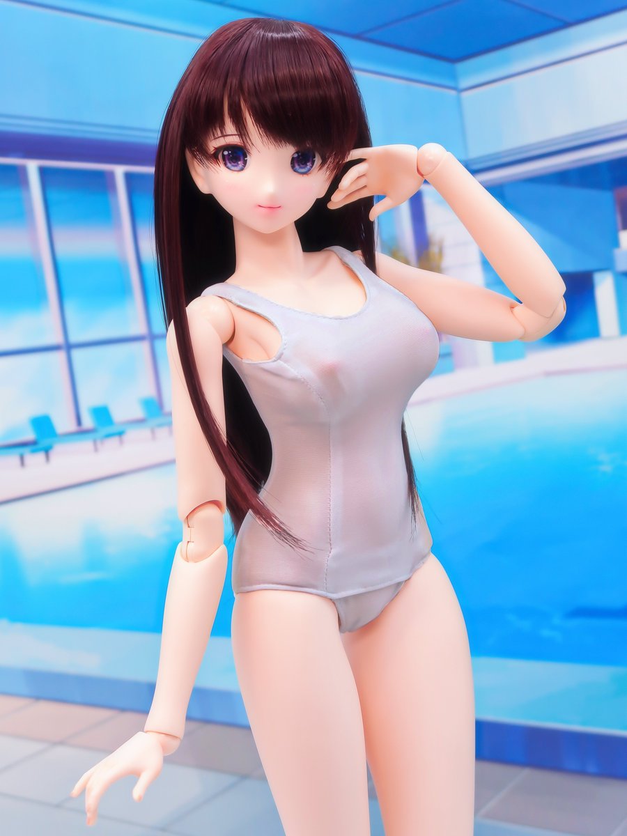kitikuoumotokun's tweet photo. 白水着あるある?の
泳ぐ前←→泳いだ後
アゾンさんのAZO2スク水
コントラストと色の調整だけで
泳ぐ前後の違いの再現に挑戦
近視&乱視&老眼でボロボロの目には
右は水に濡れて見えるので
撮影でウチの子達を水に漬けたり
できない自分には光明かも
(^o^;)透ケヲトリタイダケネ
#AZO2 #ドール撮影 https://t.co/v95eAjTWrW