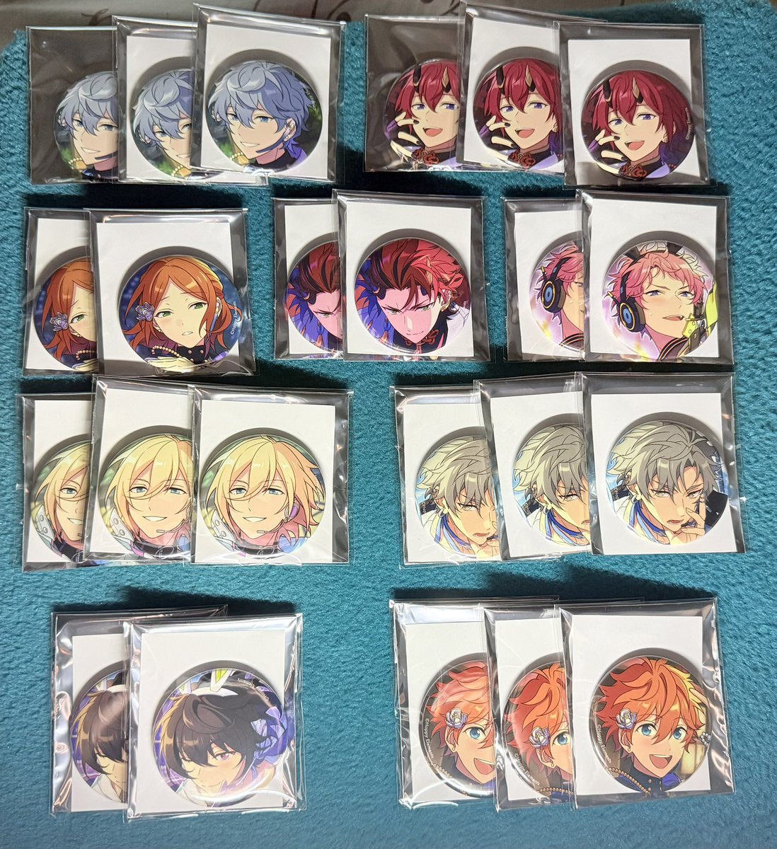 1234567maru's tweet photo. 【交換】あんスタ Bright me up!!コレクション缶バッジ
2025 Aug．idol side

譲▶︎画像参照

求▶︎瑠璃茉莉 奏汰

郵送希望 https://t.co/nqwXtN7wk2