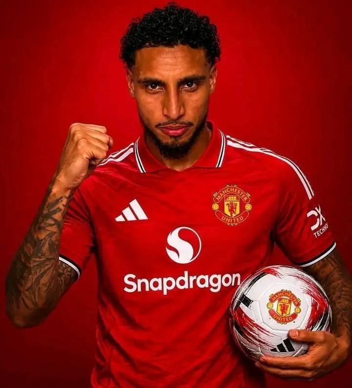 GBUnitedx's tweet photo. 🚨 OFFICIAL!!!!

What's happening with Ederson to Manchester United is technical now because Atalanta just announced a new director of football, a new manager.

It’s important because these are the people who are going to be in charge and able to close the deal with United.

Ederson is  a Manchester United player
#MUFC [FabrizioRomano]