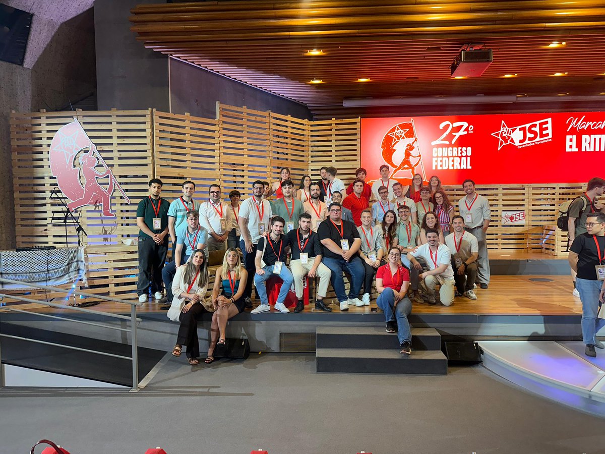 jscterrassa's tweet photo. 🌹 Aquest cap de setmana s’ha celebrat a Madrid el 27è congrés de la @JSE_ORG, on el @almagropm ha estat escollit com a secretari de Ciència, Innovació i Desenvolupament a la Comissió Executiva Federal. https://t.co/h03Za1Nn0Z
