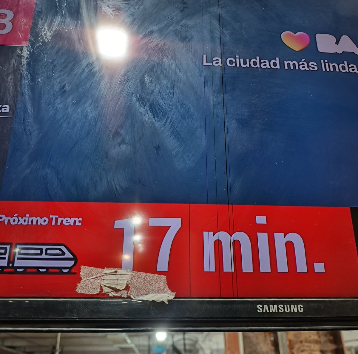 NMatarasso's tweet photo. Lo que está bueno es que con los aumentos mejoró la frecuencia del subte. @jorgemacri @basubte https://t.co/b4SPzMihq6