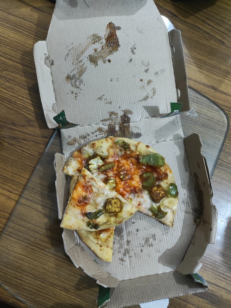 UralForests's tweet photo. What the fuck is this @dominos!? https://t.co/pv5iLOdpKd