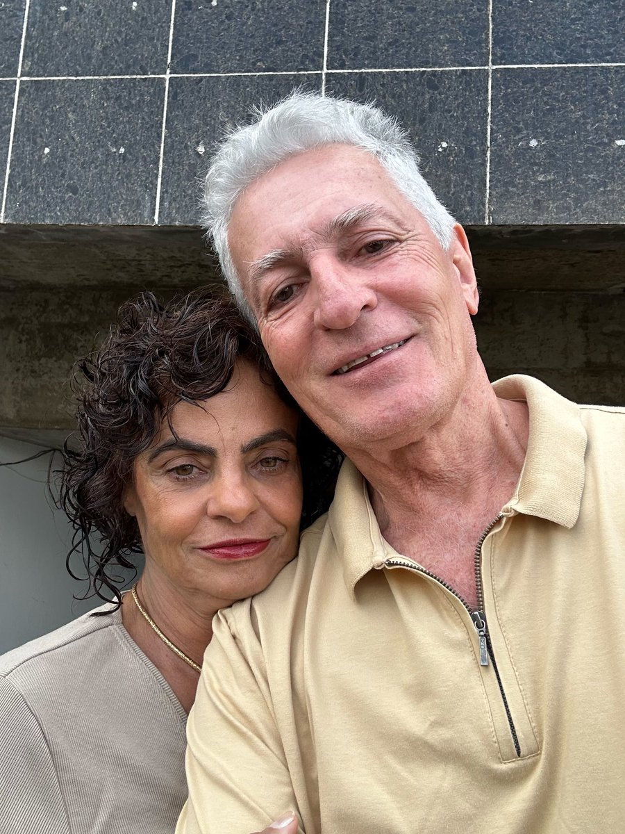 RogerioCorreia_'s tweet photo. 26 anos caminhando juntos! Eu e minha querida Carlota seguimos compartilhando a vida, os sonhos, as lutas e uma bela família! Te amo ❤️ https://t.co/PJl6pltANO