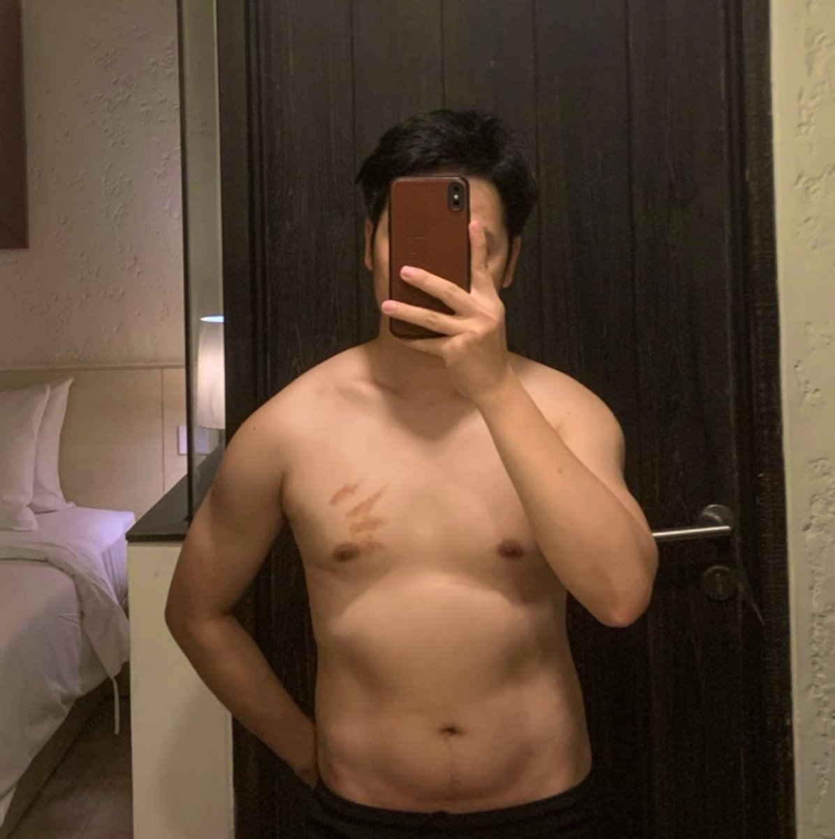 namd_'s tweet photo. Lâu rồi không ai bóp ngực 😔😔 https://t.co/sVeroDQDNl