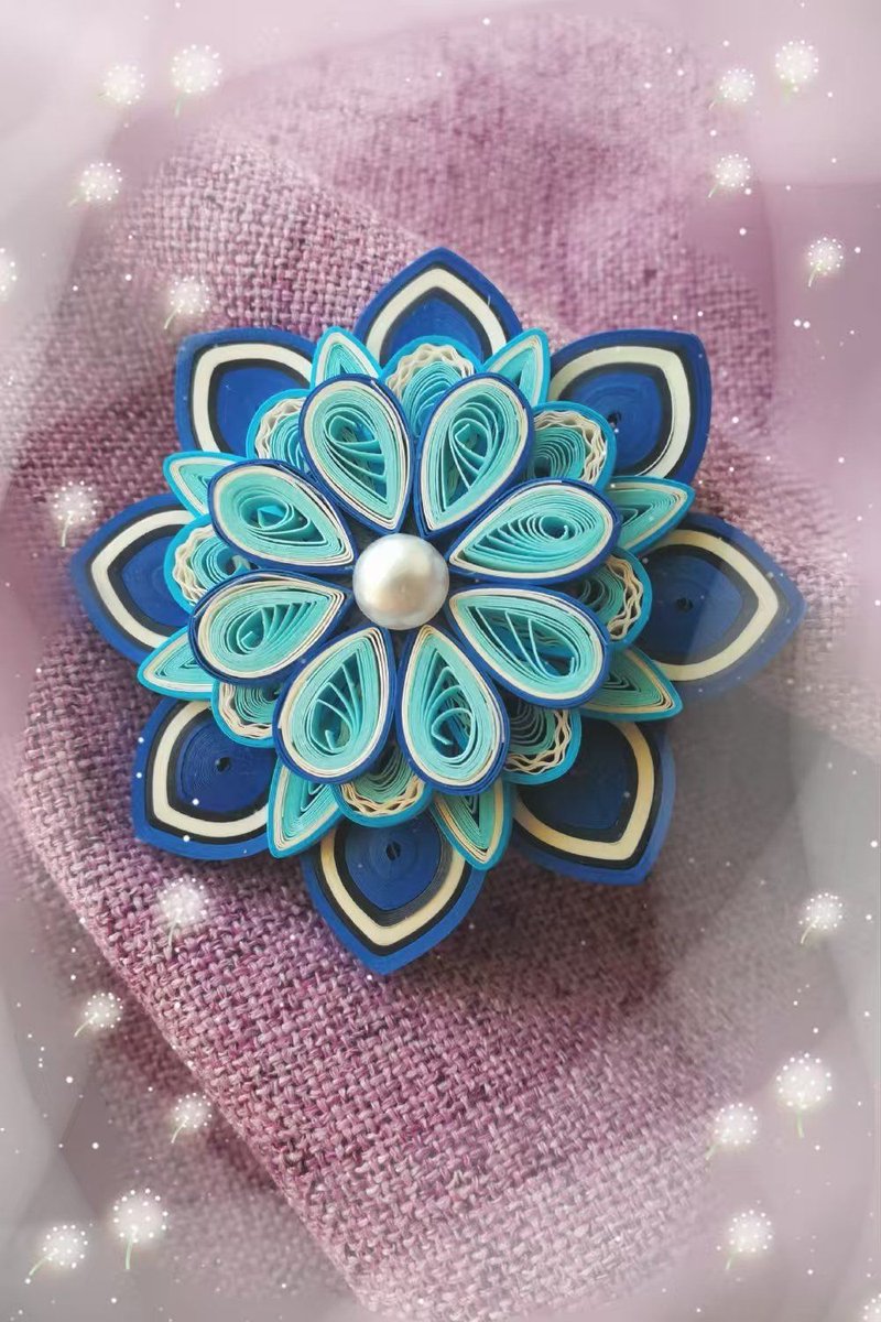 hebertko1's tweet photo. New! Paper Quilling Sun Catcher I made this weekend  Rolled colorful paper strips to craft a cute floral suncatcher that glows when hit by sunlight. Perfect small DIY project for rainy days! https://t.co/oMV2CCo6wc
