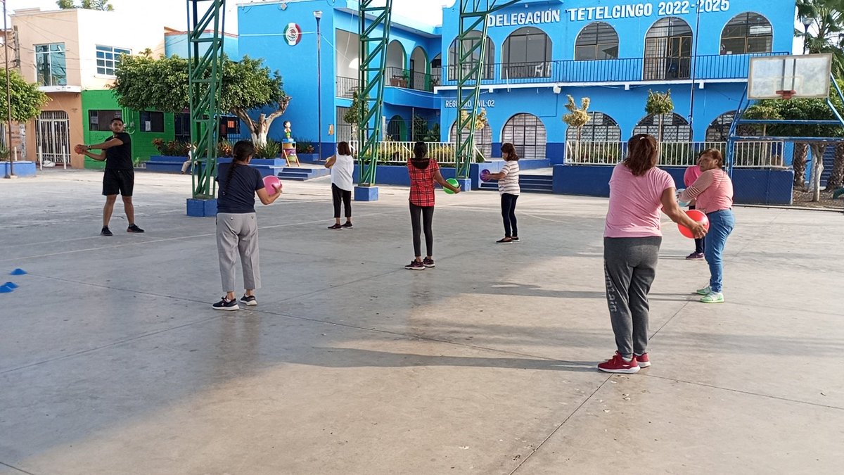 LefLuisMedrano's tweet photo. Comunidad indígena de Tetelcingo Morelos.
Damitas, terminando la activación física, listas para retirarase a sus actividades diarias, cargadas de energía
@FAHHdeporte @sbrsusana @edo_morelos https://t.co/9x0FqVpRlg