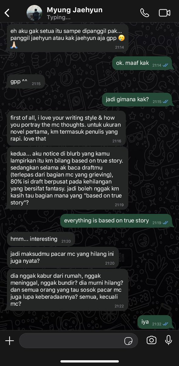 baamnya's tweet photo. ak excited nulis tpi ga excited debutin tbh

ceritanya ttg ts yg berusaha cari sosok pacarnya yg hilang dari ingatan semua org (termasuk dia sendiri) dgn nulis diary &amp; nerbitin diarynya itu. https://t.co/FJtOZS0h6s