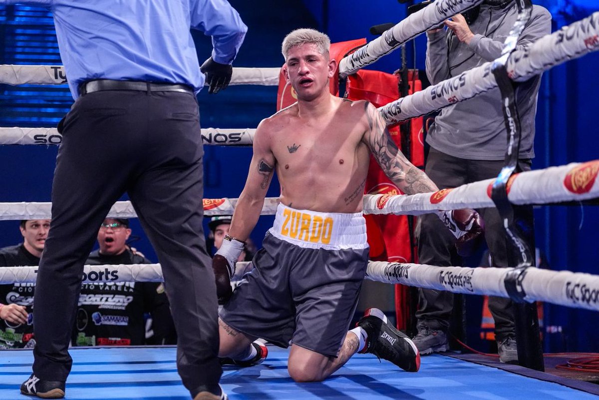 BoxeoDePrimera's tweet photo. 🥊Debut, KO y victoria🥊
⚡️En la apertura de la cartelera de anoche en la FAB, Tamir Abalos venció por KO técnico en el segundo round al santafesino Luis Fabián Heredia, en un duelo enmarcado en mediano a cuatro vueltas. https://t.co/zzIE2GJwqS