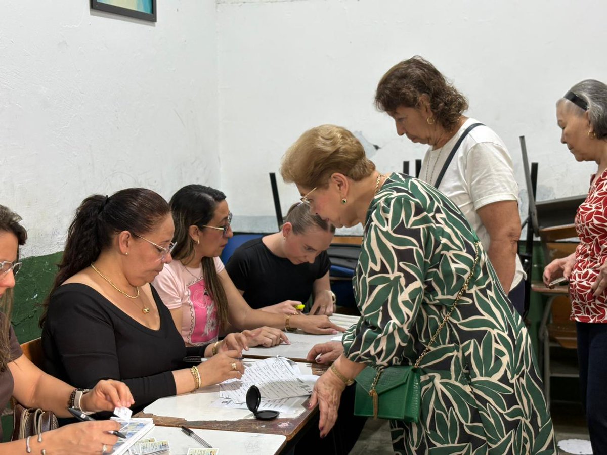 RadNalCo's tweet photo. 🗳️🇨🇴#LaSeñalDeLaDemocracia | La Emisora de Paz de Convención, llegó hasta el municipio de Ocaña, Norte de Santander, para acompañar la jornada electoral, la cual se está desarrollando de manera tranquila y sin contratiempos, mientras los habitantes acuden a las urnas para ejercer su derecho al voto.

🔴 En vivo https://t.co/eIIHy51hfR