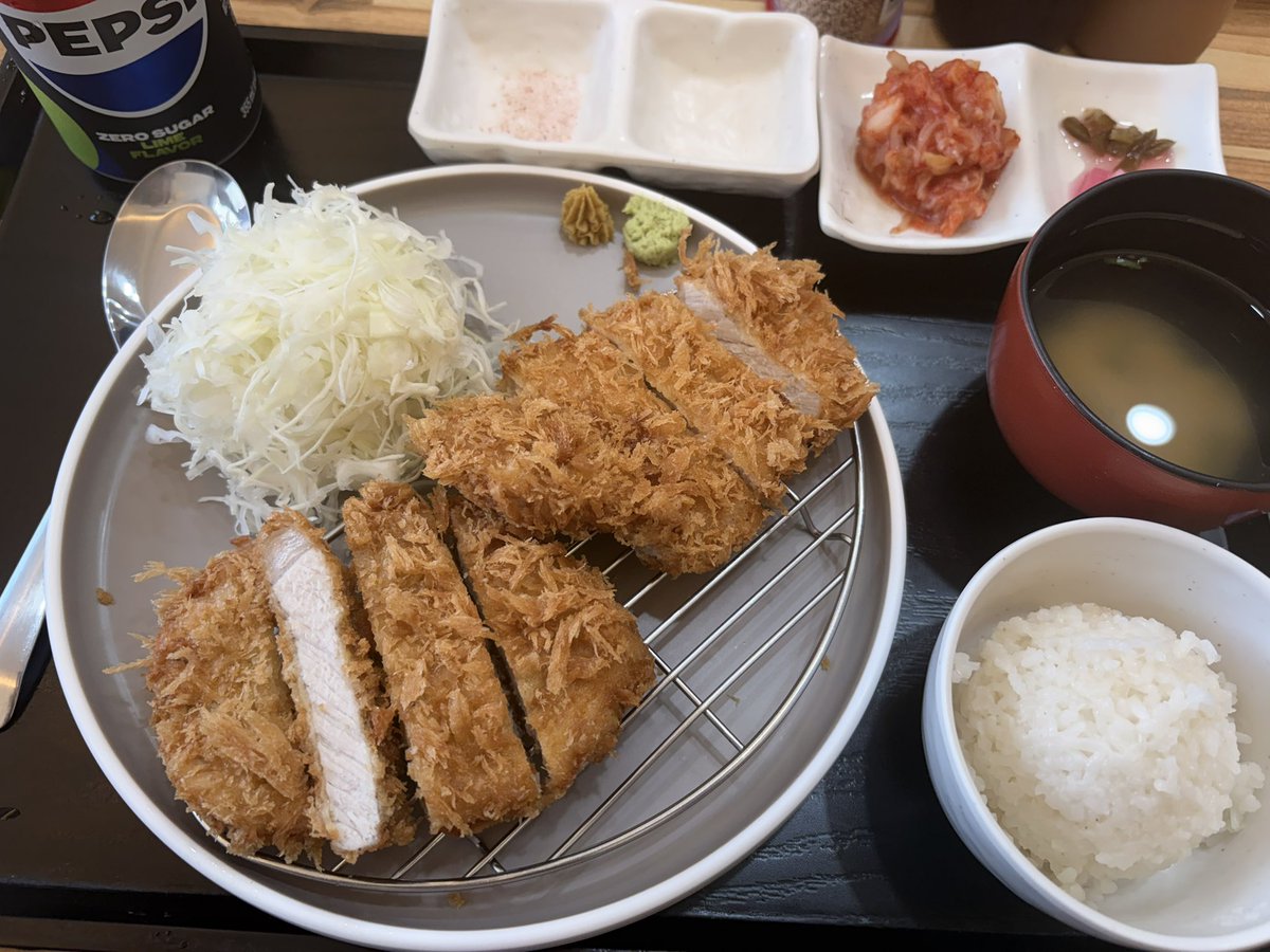doa__005's tweet photo. 과제하다가 맛있는 거 먹는 게 절반 이상 ㅋㅋㅋ https://t.co/eW0lEjVYIB