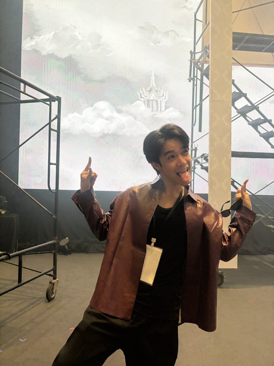 fakejengjaew's tweet photo. จบคับงานสุดท้าย เป็นงานที่เพื่อนไม่อยู่แต่เห็นหน้าเพื่อนเยอะที่สุด ตามสติ๊กเกอร์ตามเคสโทรศัพท์ 552525252525
#ง่วง #ขอนอน #ติดยังไงน้อไอแฮชแท็คเนี่ย https://t.co/233hBL54P3