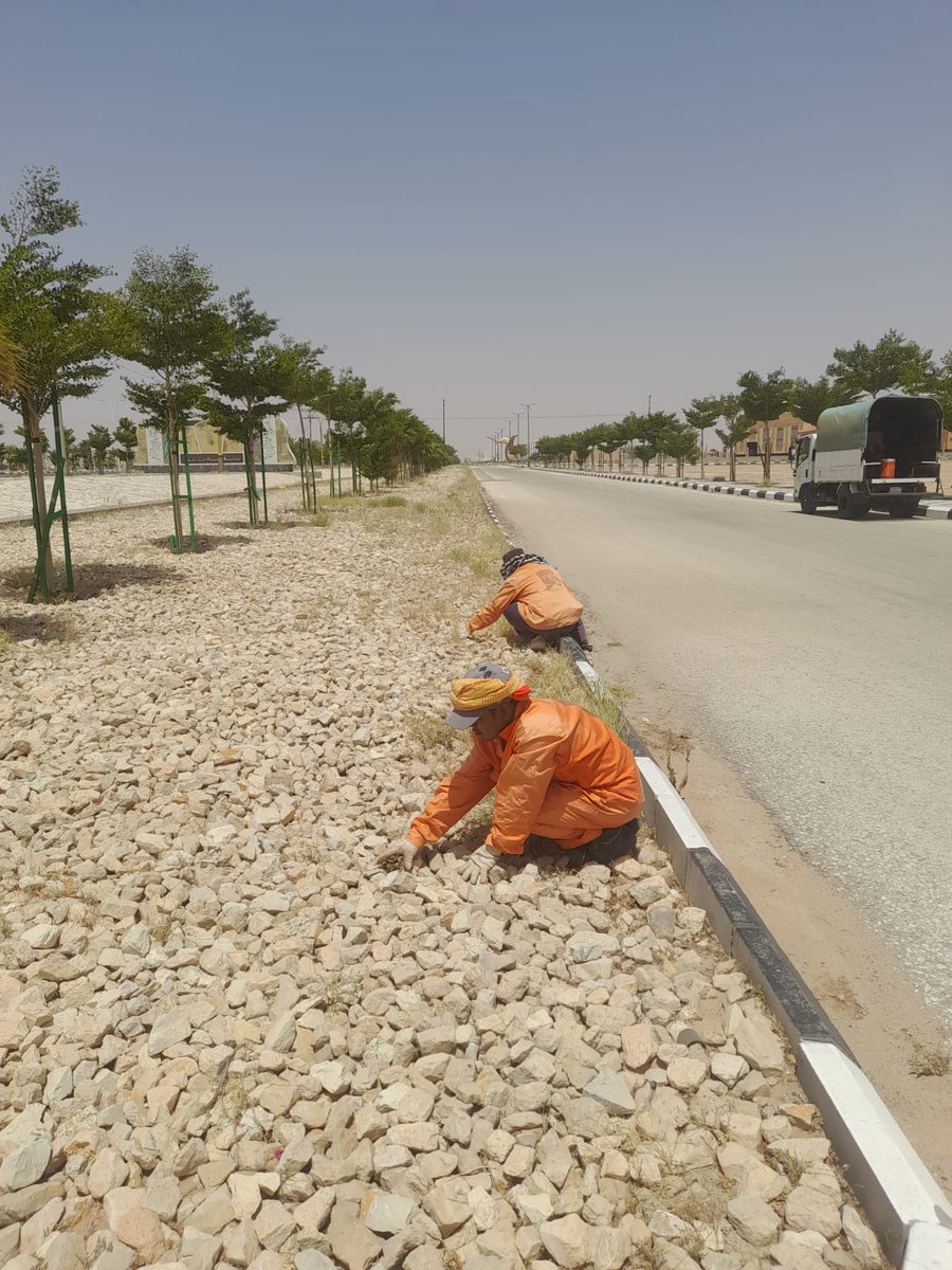 Sheri_mun's tweet photo. 🌱 | جهود ميدانية وأعمال مستمرة..

جانب من أعمال النظافة المكثفة التي تنفذها فرق #بلدية_شري اليوم؛ لرفع كفاءة النظافة العامة في الشوارع، الساحات، والمناطق السكنية لضمان المظهر الحضري .

#شري https://t.co/B4dP0Cr76y