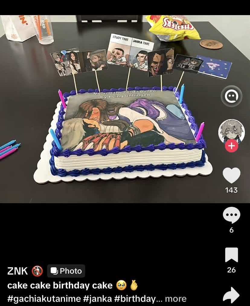 ssenvaniac's tweet photo. i think about when someone put my janka art on a bday cake a lot https://t.co/g0cRrg3b2D