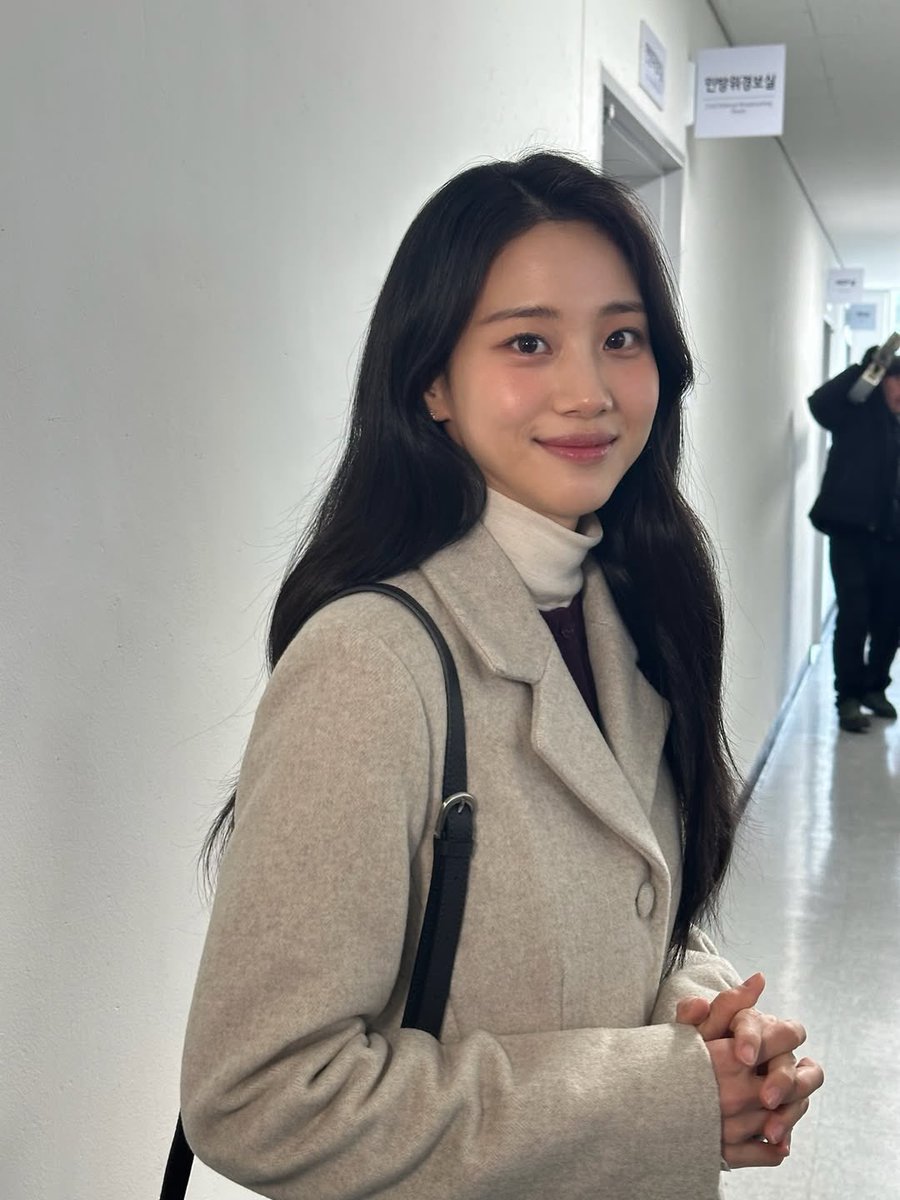 binri_'s tweet photo. 아정이 계속 하자 ..
아정이 없이 어케 살아 🥺🥺 https://t.co/rY2pf3yaIz
