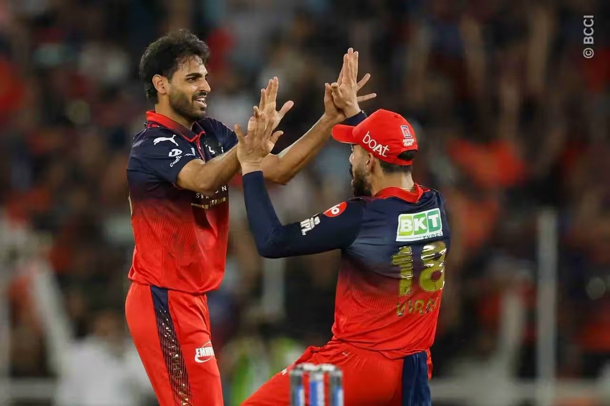 RahulMaggo10's tweet photo. RCB need 156 runs to win their 2nd IPL Trophy! 🏆❤️

RCB are favourites right now, but cricket can change in a single over. 

Will RCB finally lift the trophy, or is there a twist left in this final?

Comment your prediction below! 👇

#RCBvsGT #IPL2026 #RCB #IPLFinal https://t.co/M6dE1U8IVL