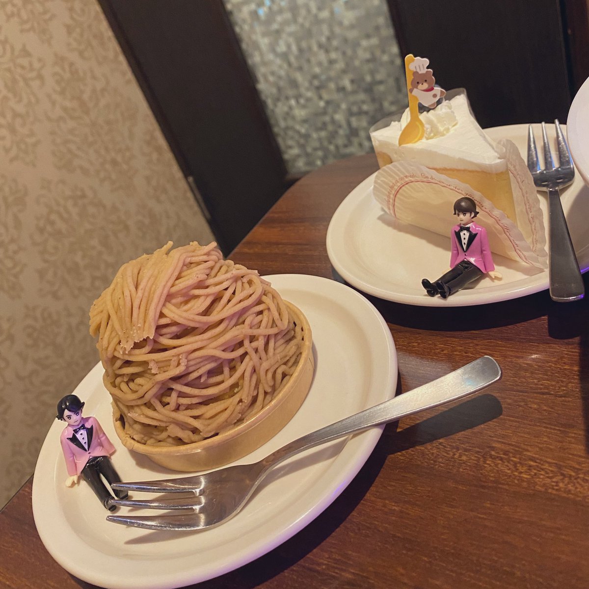 tomomo830's tweet photo. こちら相方ちゃんと15時に食べたモンブラン潤、チーズケーキ翔くんです https://t.co/DQo0gjTTce