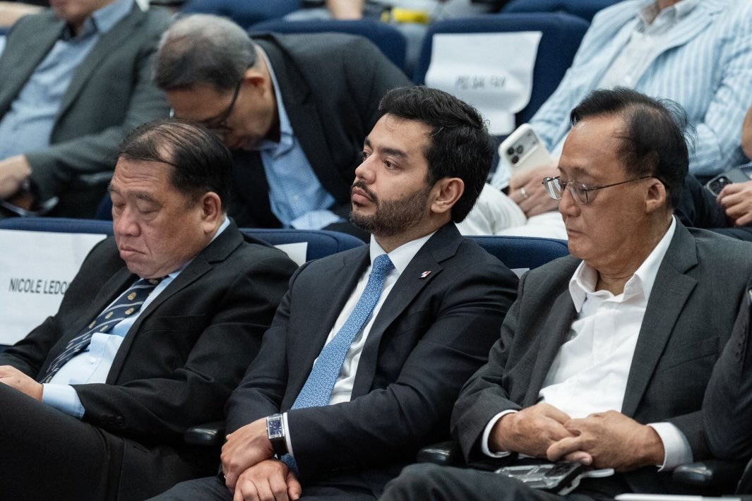 embpanamasgp's tweet photo. S.E. Sebastián Breton tuvo la oportunidad de asistir al “Digital Economy Action Initiative Summit 2026”.
Durante el evento, se desarrollaron diversos paneles y conferencias enfocados en infraestructura digital e inteligencia artificial.

#panamáensingapur #artificialintelligence https://t.co/MoWDRIZvri