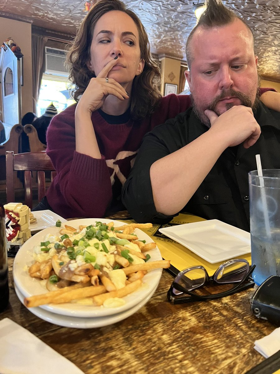 Kingcast19's tweet photo. It is Pop-Pop’s deathday, so that means everyone has to crank up Dragula, chug the grossest White Claw flavor you can find, drive without a valid license, and read a chapter from Revival. Or remember Wampler in a less interesting way. I’m not your dad. https://t.co/6HYUaKglNN