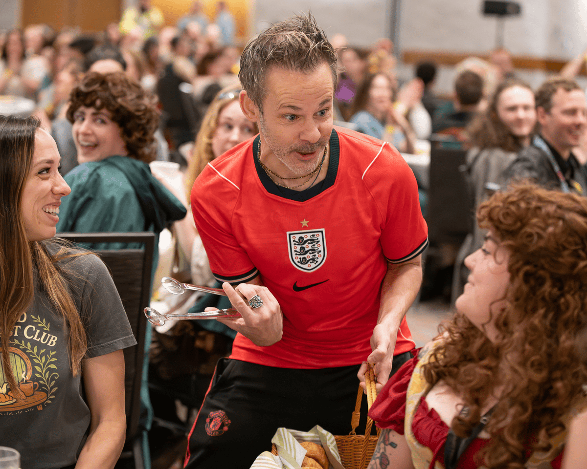 fanexpodenver's tweet photo. Breakfast just tastes better in the Shire 😋 Second breakfast with The Hobbits was the perfect way to kick-start the 4th and last day of FAN EXPO Denver.  Who's ready for another magical adventure?

#FANEXPODenver #Denver #TheHobbits #SecondBreakfast #ThingsToDoDenver https://t.co/99YXIsPMfw