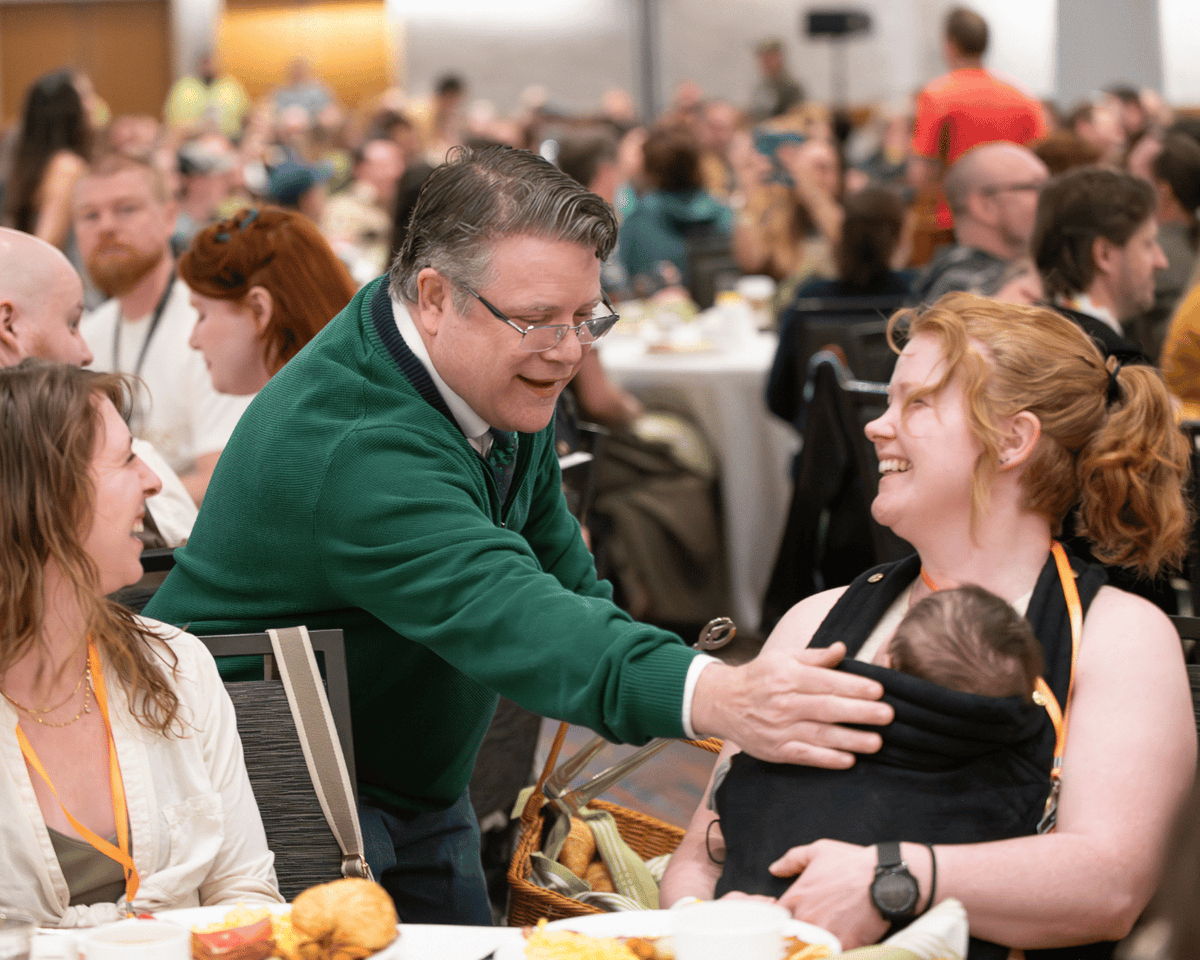 fanexpodenver's tweet photo. Breakfast just tastes better in the Shire 😋 Second breakfast with The Hobbits was the perfect way to kick-start the 4th and last day of FAN EXPO Denver.  Who's ready for another magical adventure?

#FANEXPODenver #Denver #TheHobbits #SecondBreakfast #ThingsToDoDenver https://t.co/99YXIsPMfw