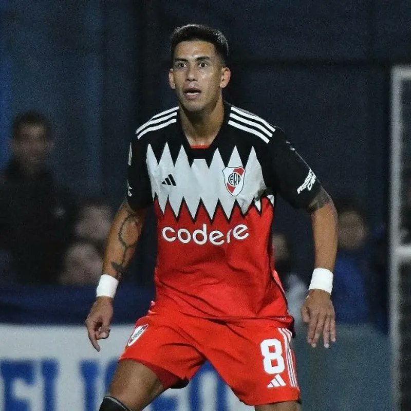 MigueHoffmann's tweet photo. #River Maxi Meza podría ser jugador de Gimnasia. El Lobo haría un esfuerzo para contar con el volante. Principal inconveniente: el sueldo que cobra en el Millo. Algo similar ocurre con Paulo Díaz y el interés de la U de Chile. El chileno es uno de los sueldos mas alto del plantel https://t.co/pWQ4J0Pbnc
