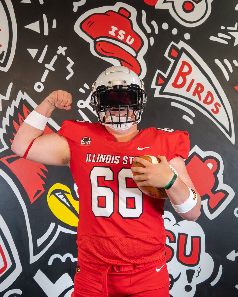 barrettarmb2027's tweet photo. Had a great unofficial visit @RedbirdFB! Can’t wait to back soon for the Official Visit! @Coach_CJIrvin @Coach_Etheridge @Coach_Spack @CoachLeonard3 @NelsonNellyfam5 @CoachMcGhghy @RocketNation1 @EDGYTIM https://t.co/fvjJSK9BH1