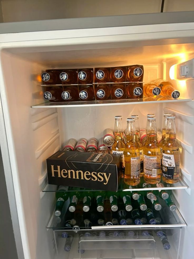 THULANI__44's tweet photo. This how a man's Fridge should look like. https://t.co/N8UDjJCuEB